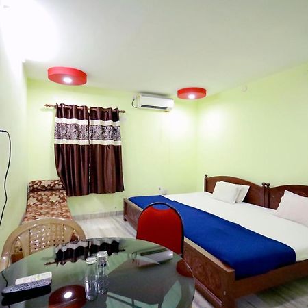 Arackal Tourist Home Tripunithura Bagian luar foto