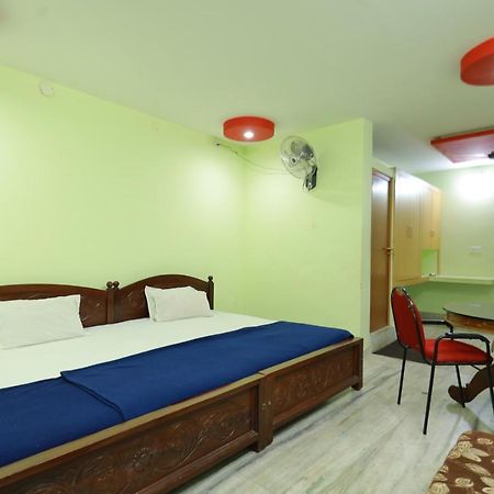 Arackal Tourist Home Tripunithura Bagian luar foto