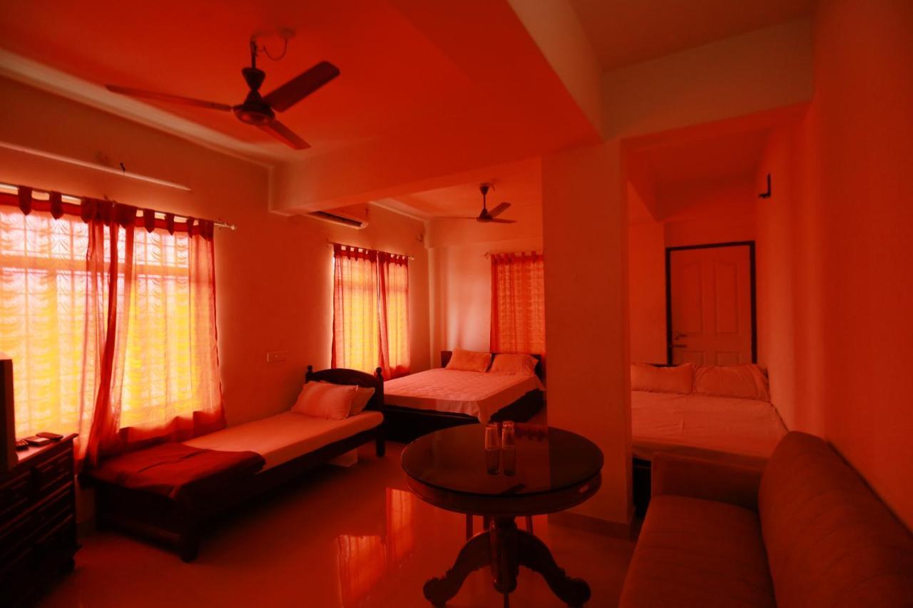 Arackal Tourist Home Tripunithura Bagian luar foto