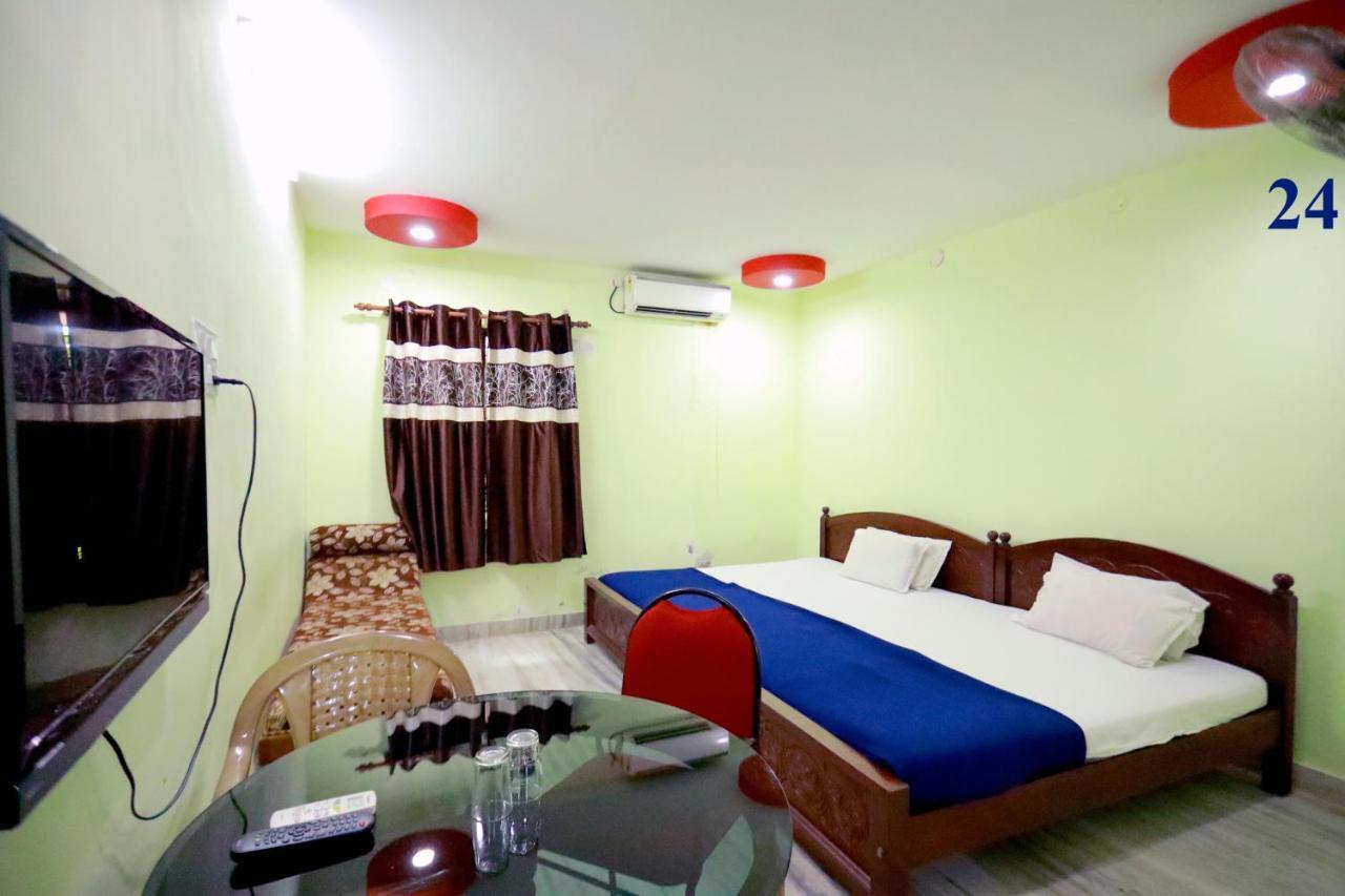 Arackal Tourist Home Tripunithura Bagian luar foto
