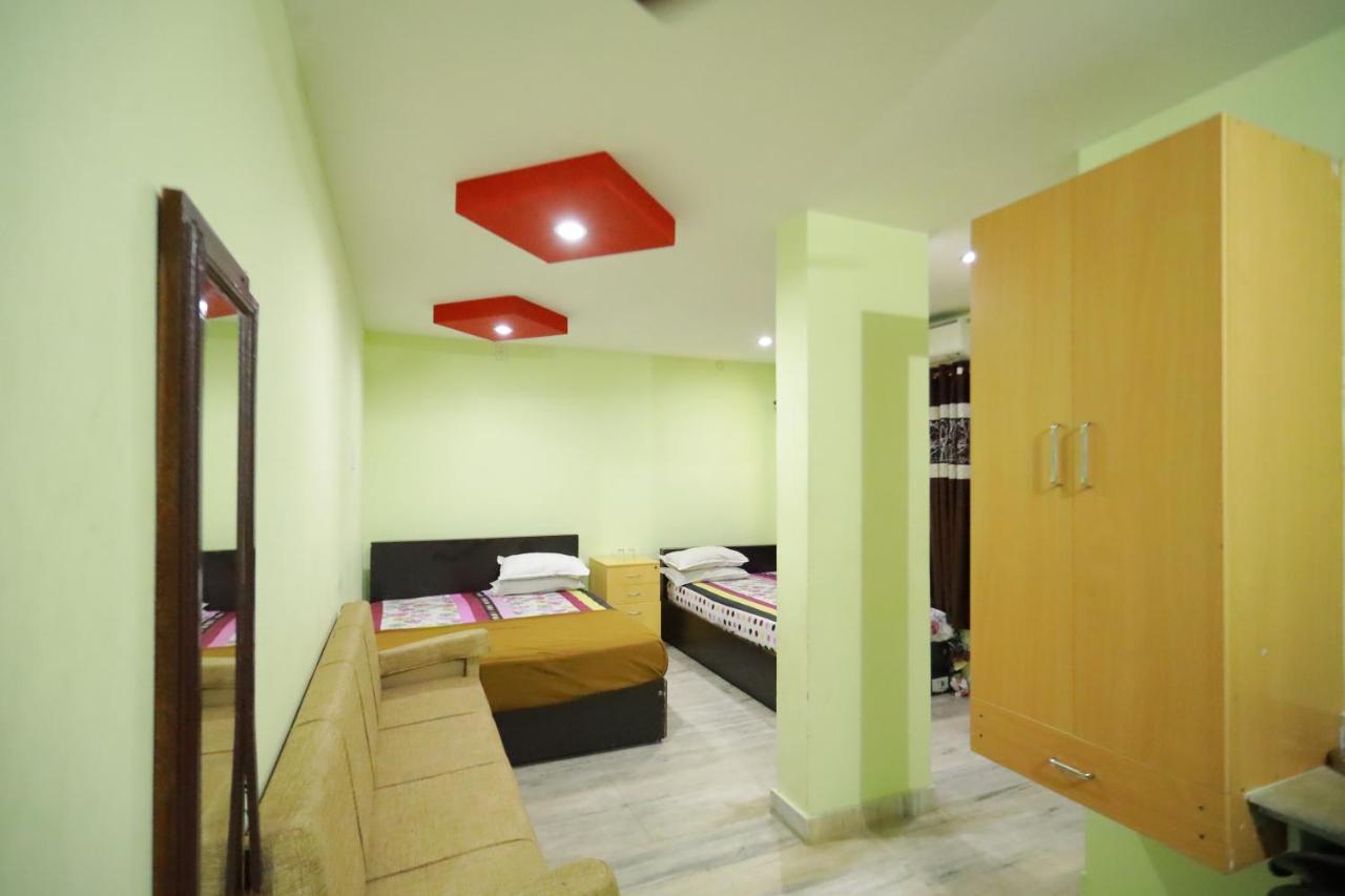 Arackal Tourist Home Tripunithura Bagian luar foto