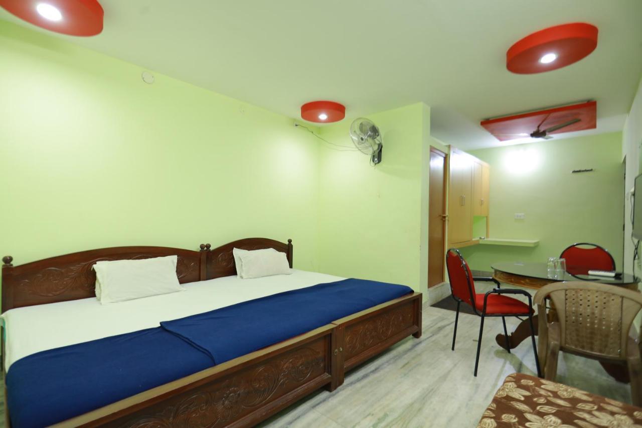 Arackal Tourist Home Tripunithura Bagian luar foto