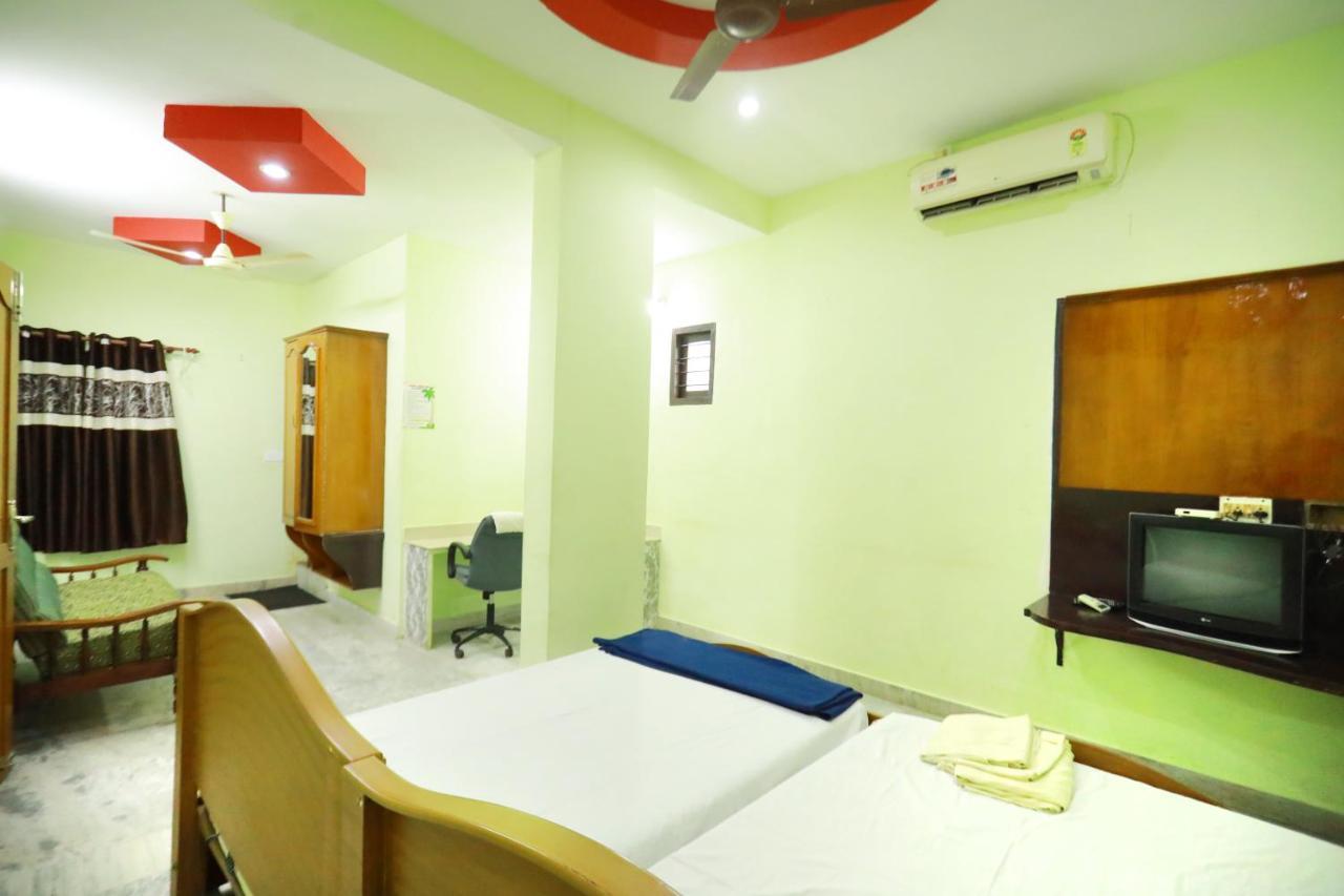 Arackal Tourist Home Tripunithura Bagian luar foto